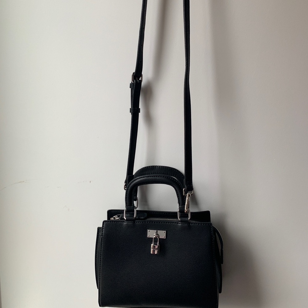 🇨🇦 Guess - Small Crossbody and Handbag Purse - Picture 5 of 13